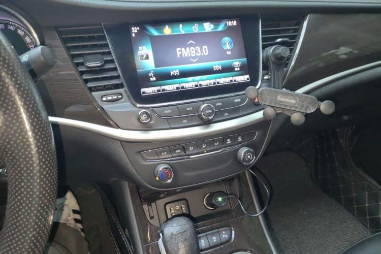 Used Buick Verano 2018 Sedan 20T Dual-Clutch Leading Model Audio And AC Panel