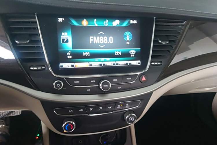 Used Buick Verano 2018 Sedan 15S Automatic Leading Model Audio And AC Panel