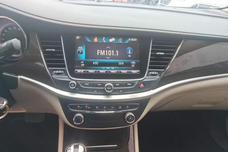 Used Buick Verano 2018 Sedan 15S Automatic Leading Model Audio And AC Panel