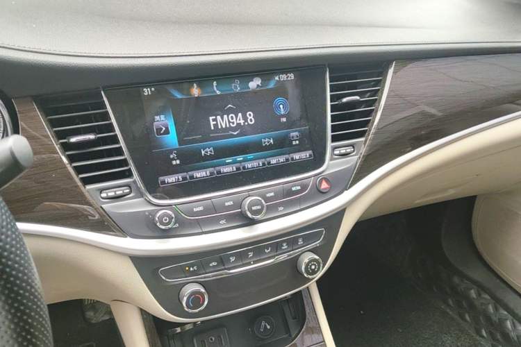 Used Buick Verano 2018 Sedan 15S Automatic Leading Model Audio And AC Panel