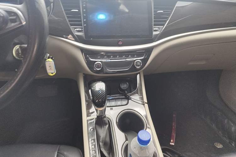 Used Buick Verano 2018 Sedan 15S Automatic Leading Model Audio And AC Panel