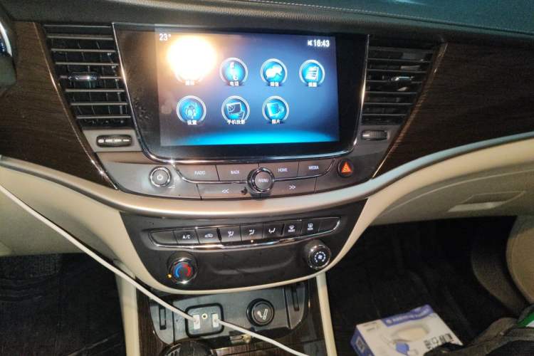 Used Buick Verano 2018 Sedan 15S Automatic Leading Model Audio And AC Panel
