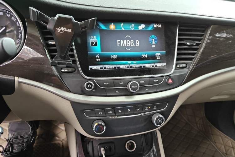 Used Buick Verano 2018 Hatchback 15S Automatic Leading Model Audio And AC Panel