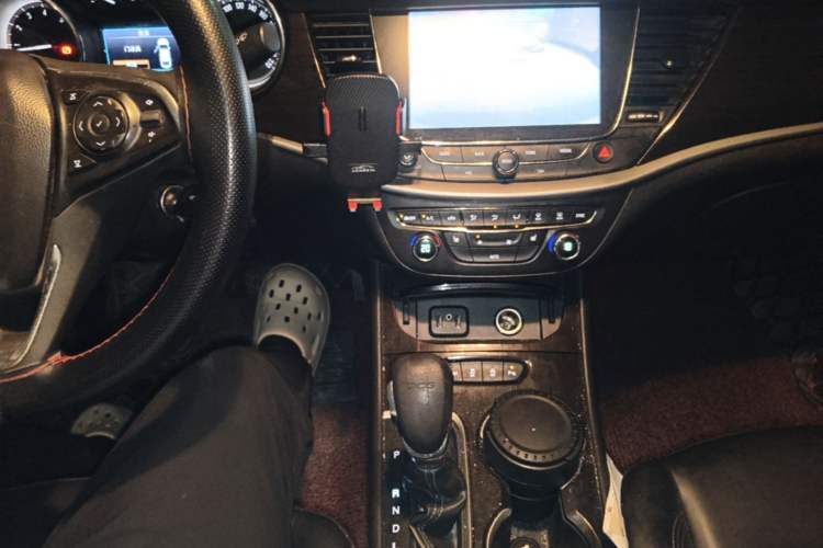 Used Buick Verano 2018 Sedan 20T Dual-Clutch Elite Model Audio And AC Panel