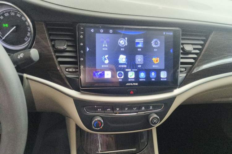 Used Buick Verano 2018 Sedan 15S Automatic Leading Model Audio And AC Panel