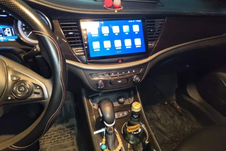 Used Buick Verano 2018 Sedan 20T Dual-Clutch Leading Model Audio And AC Panel