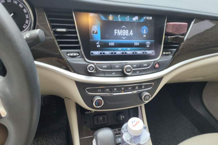Used Buick Verano 2018 Sedan 15S Automatic Leading Model Audio And AC Panel