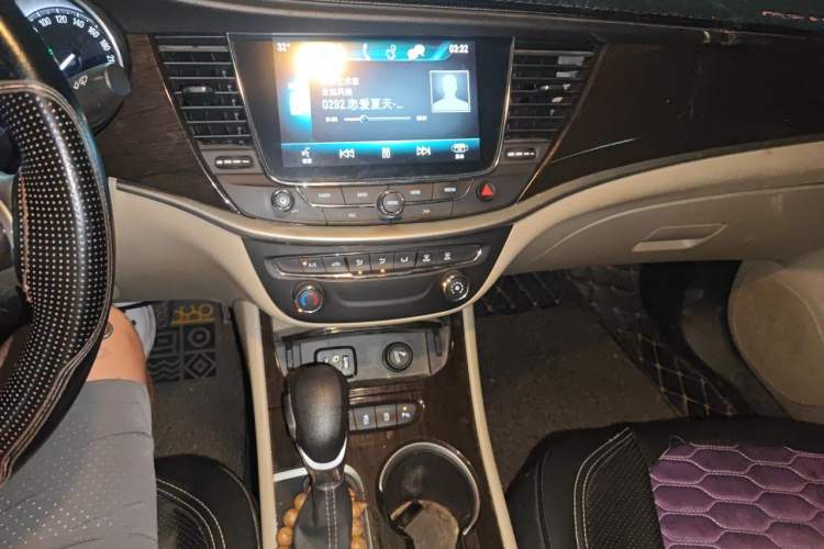 Used Buick Verano 2018 Sedan 15S Automatic Leading Model Audio And AC Panel