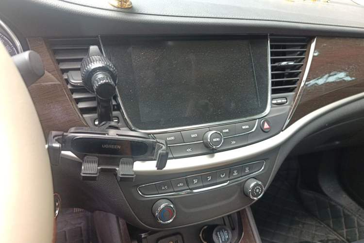 Used Buick Verano 2018 Sedan 20T Dual-Clutch Leading Model Audio And AC Panel