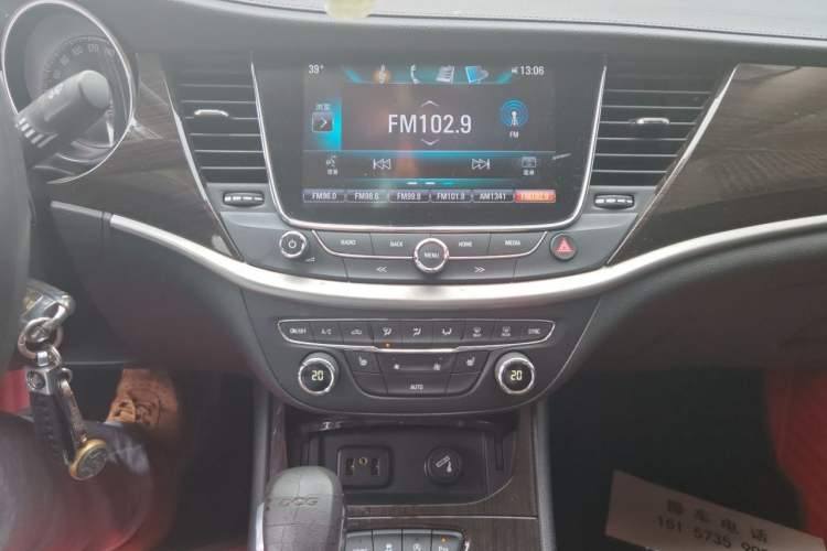 Used Buick Verano 2018 Sedan 20T Dual-Clutch Leading Model Audio And AC Panel