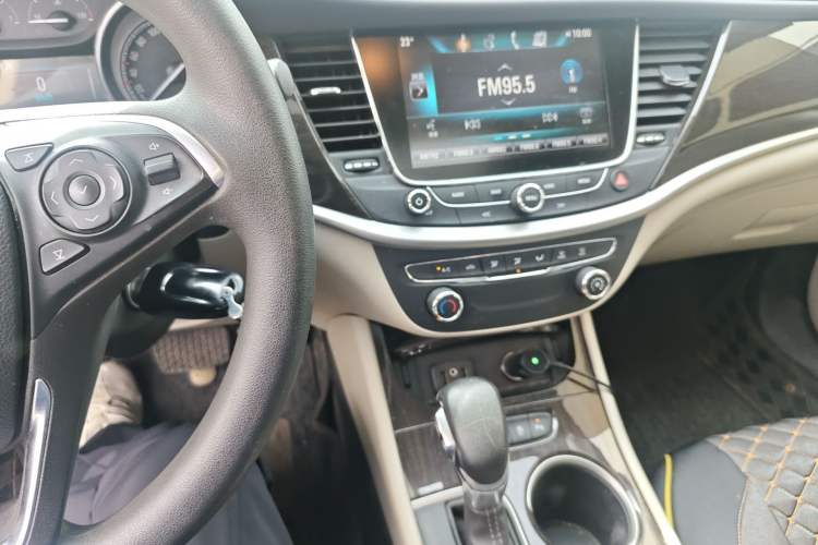 Used Buick Verano 2018 Sedan 15S Automatic Leading Model Audio And AC Panel