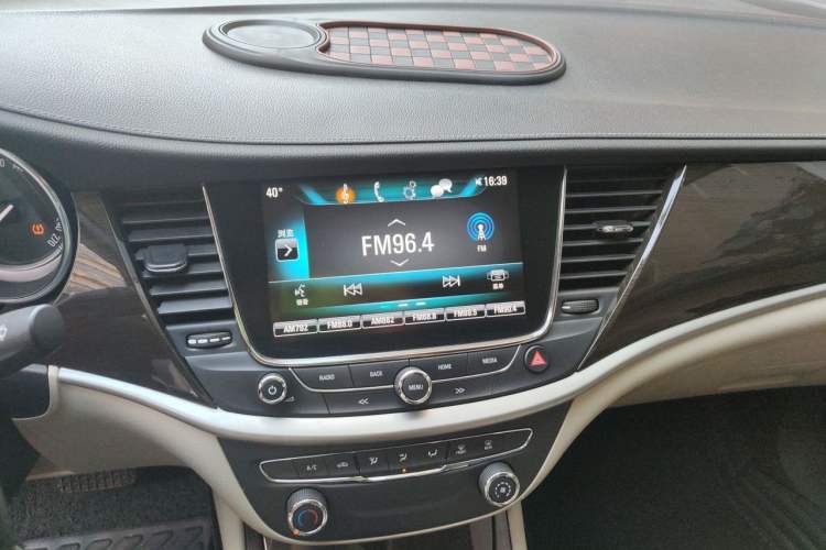 Used Buick Verano 2018 Sedan 15S Automatic Leading Model Audio And AC Panel