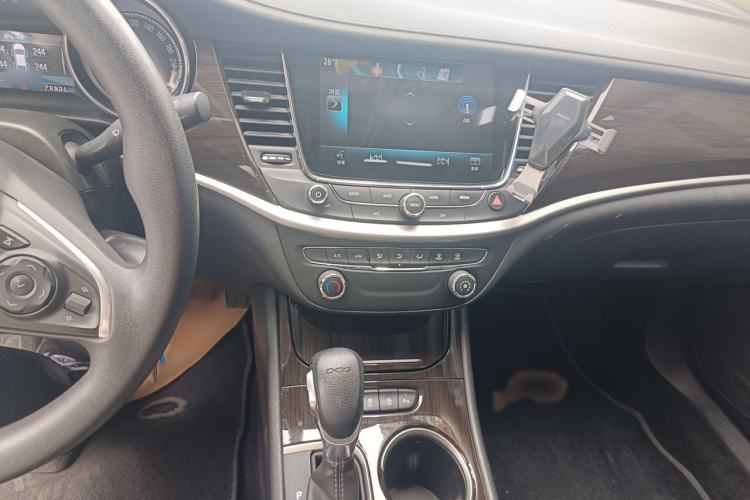 Used Buick Verano 2018 Sedan 20T Dual-Clutch Leading Model Audio And AC Panel