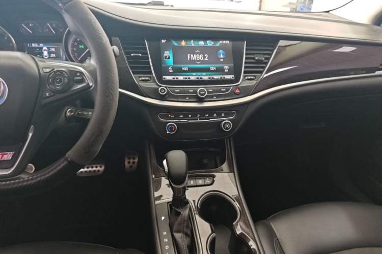 Used Buick Verano 2018 Sedan 20T Dual-Clutch Leading Model Audio And AC Panel