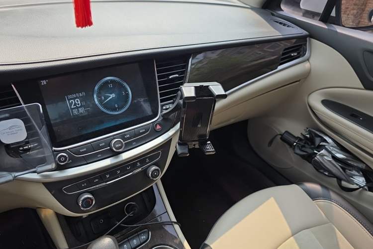 Used Buick Verano 2018 Sedan 15S Automatic Leading Model Audio And AC Panel