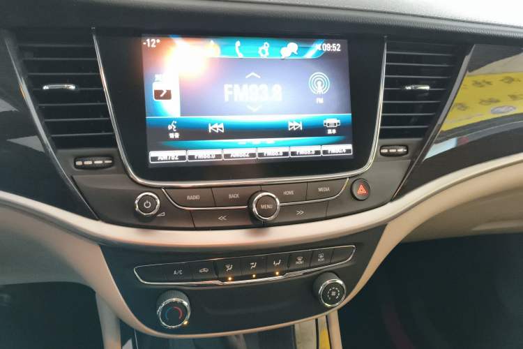 Used Buick Verano 2018 Sedan 15S Automatic Leading Model Audio And AC Panel