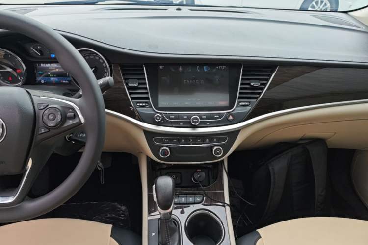 Used Buick Verano 2018 Sedan 15S Automatic Leading Model Audio And AC Panel
