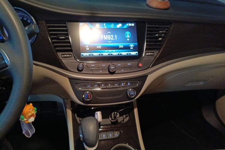 Used Buick Verano 2018 Sedan 15S Automatic Leading Model Audio And AC Panel