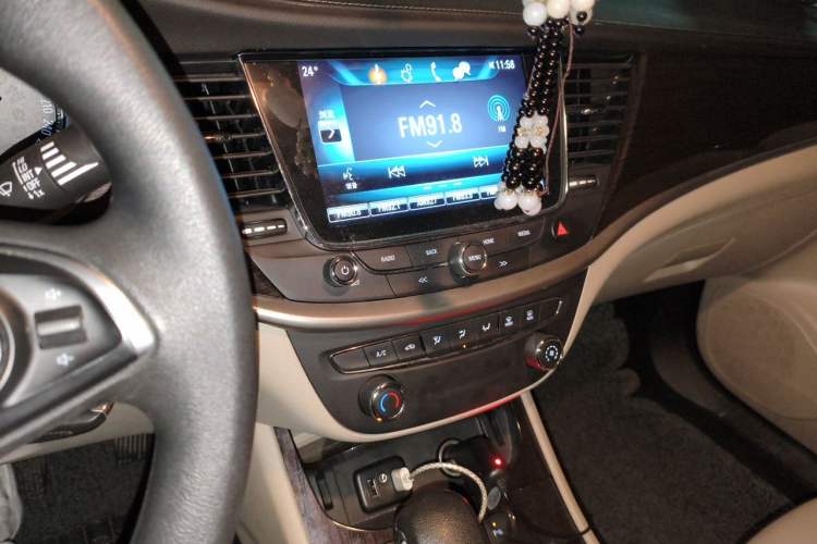 Used Buick Verano 2018 Sedan 15S Automatic Leading Model Audio And AC Panel