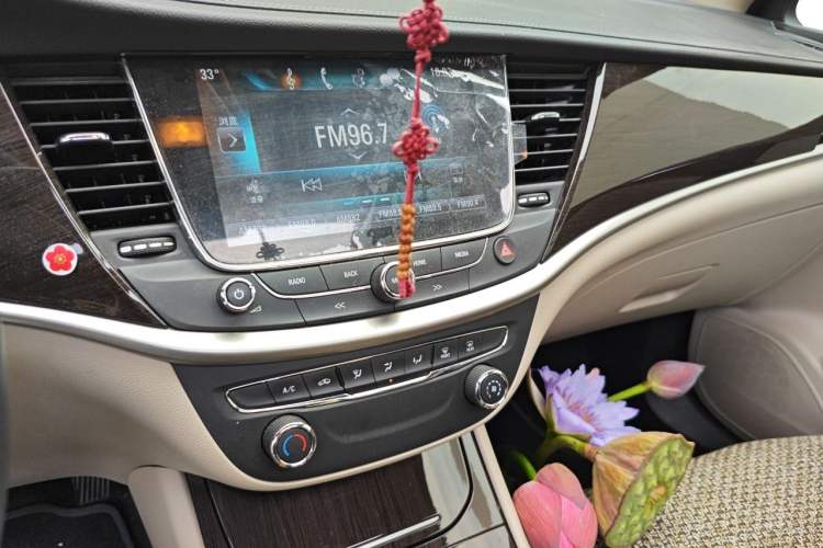 Used Buick Verano 2018 Sedan 15S Automatic Leading Model Audio And AC Panel