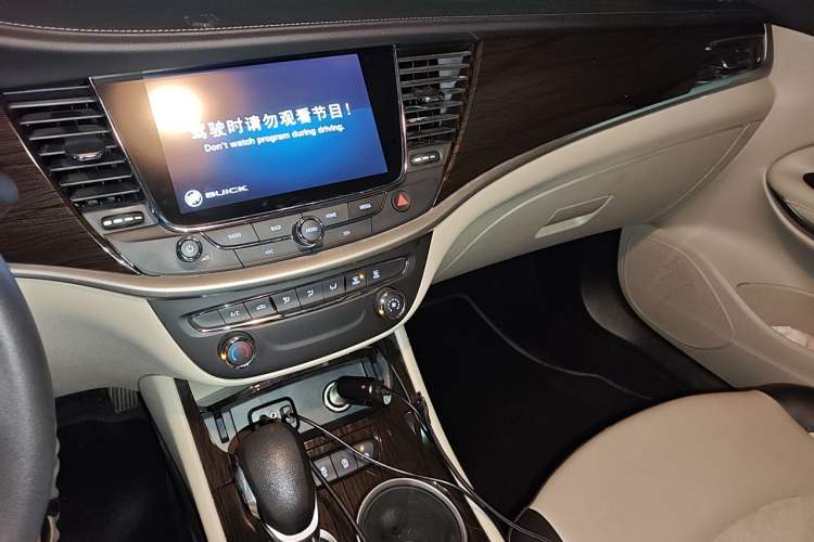 Used Buick Verano 2018 Sedan 15S Automatic Leading Model Audio And AC Panel
