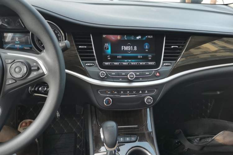Used Buick Verano 2018 Sedan 20T Dual-Clutch Leading Model Audio And AC Panel
