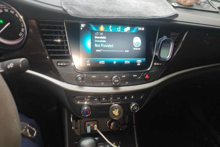 Used Buick Verano 2018 Sedan 20T Dual-Clutch Leading Model Audio And AC Panel