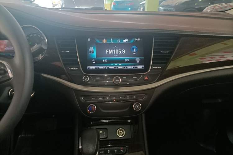 Used Buick Verano 2018 Sedan 15S Automatic Leading Model Audio And AC Panel