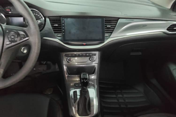 Used Buick Verano 2018 Hatchback 15S Automatic Ambition Model Audio And AC Panel