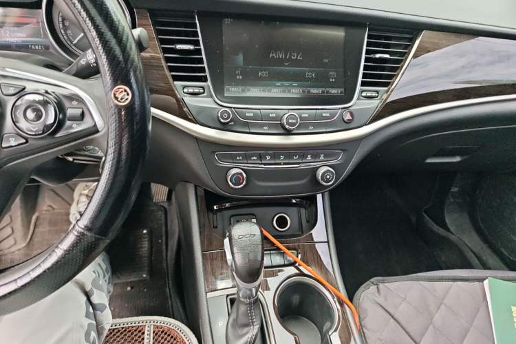 Used Buick Verano 2018 Sedan 20T Dual-Clutch Leading Model Audio And AC Panel