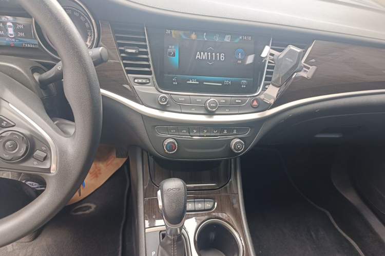 Used Buick Verano 2018 Sedan 20T Dual-Clutch Leading Model Audio And AC Panel