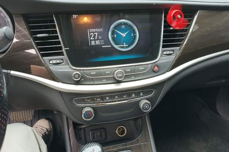Used Buick Verano 2018 Sedan 20T Dual-Clutch Leading Model Audio And AC Panel