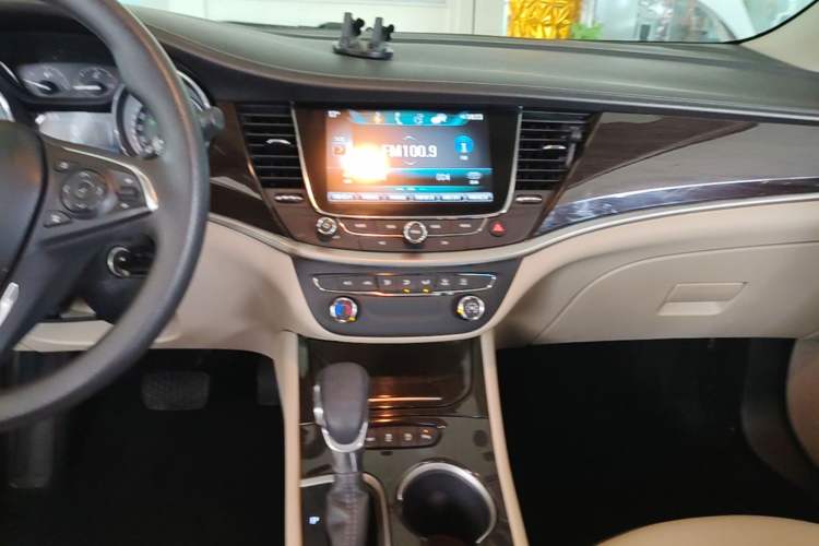 Used Buick Verano 2018 Sedan 15S Automatic Leading Model Audio And AC Panel