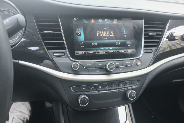 Used Buick Verano 2018 Sedan 20T Dual-Clutch Leading Model Audio And AC Panel