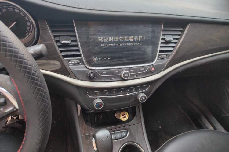 Used Buick Verano 2018 Sedan 20T Dual-Clutch Leading Model Audio And AC Panel
