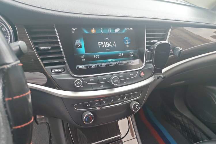 Used Buick Verano 2018 Sedan 20T Dual-Clutch Leading Model Audio And AC Panel