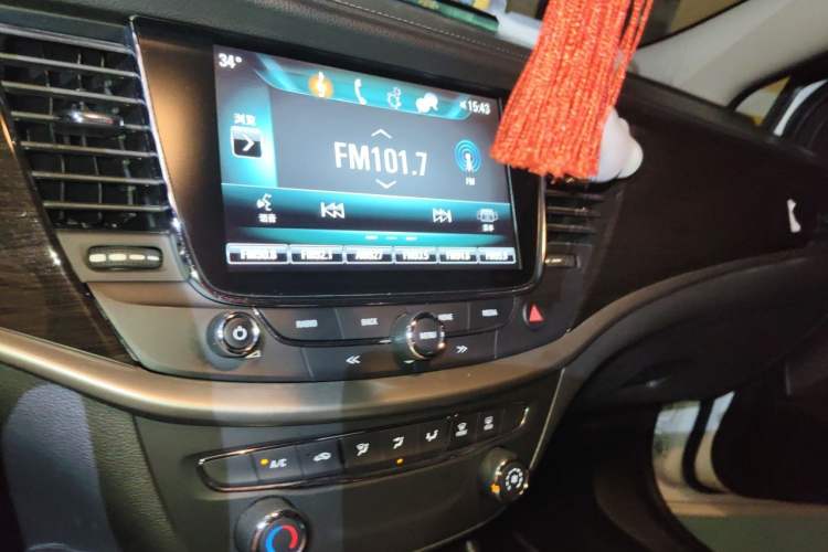 Used Buick Verano 2018 Sedan 20T Dual-Clutch Leading Model Audio And AC Panel