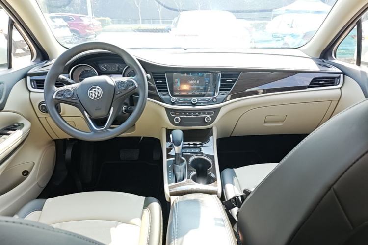 Used Buick Verano 2018 Sedan 15S Automatic Leading Model Center Console