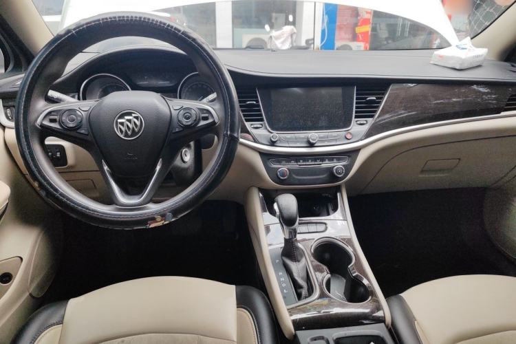 Used Buick Verano 2018 Sedan 15S Automatic Leading Model Center Console