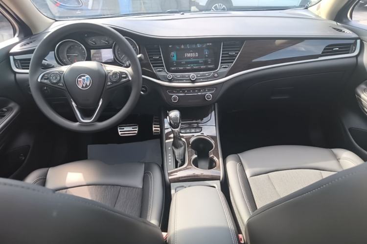 Used Buick Verano 2018 Sedan 20T Dual-Clutch Leading Model Center Console