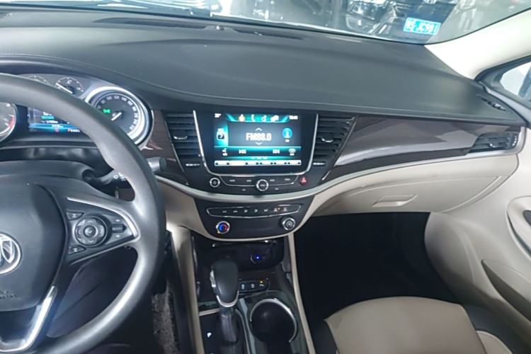 Used Buick Verano 2018 Sedan 15S Automatic Leading Model Center Console