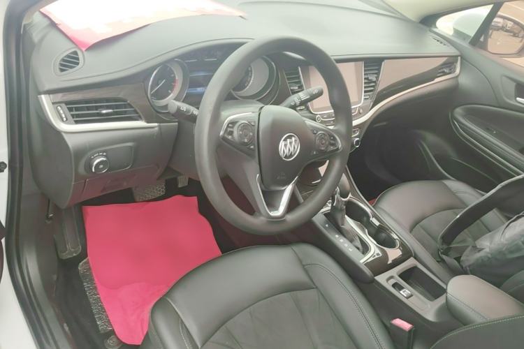 Used Buick Verano 2018 Sedan 20T Dual-Clutch Elite Model Center Console
