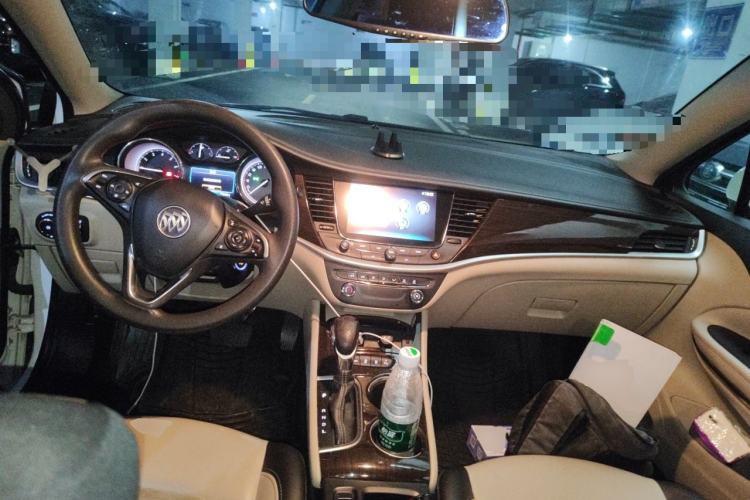 Used Buick Verano 2018 Sedan 15S Automatic Leading Model Center Console
