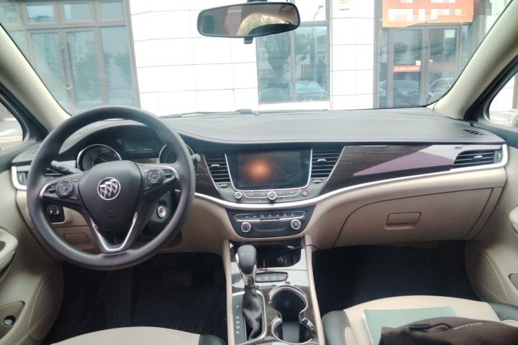 Used Buick Verano 2018 Sedan 15S Automatic Leading Model Center Console