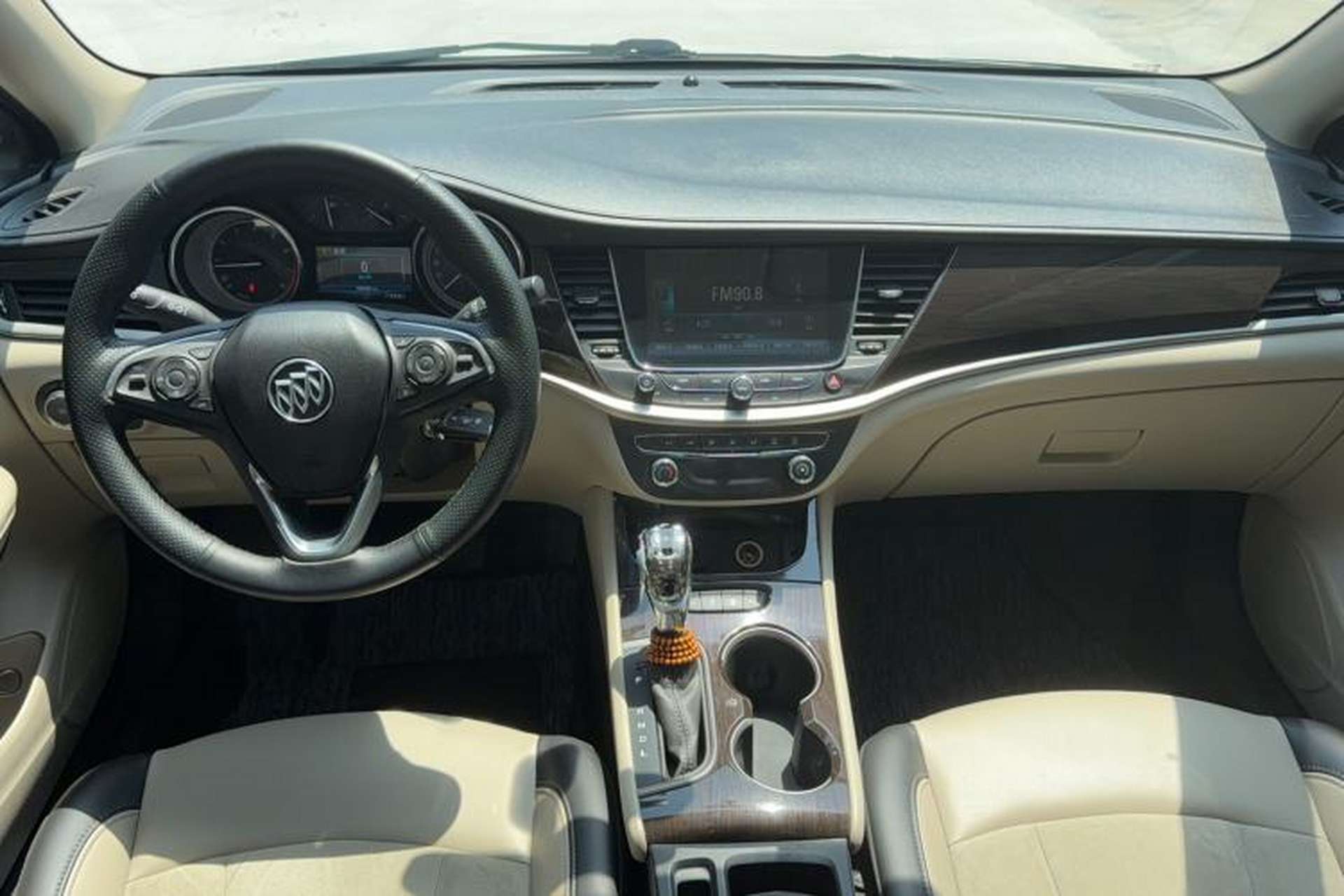 Used Buick Verano 2018 Sedan 15S Automatic Leading Model Center Console