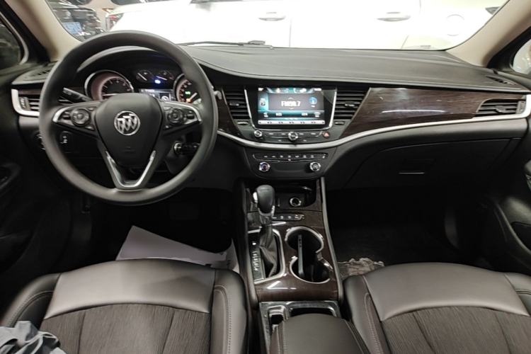 Used Buick Verano 2018 Sedan 20T Dual-Clutch Leading Model Center Console