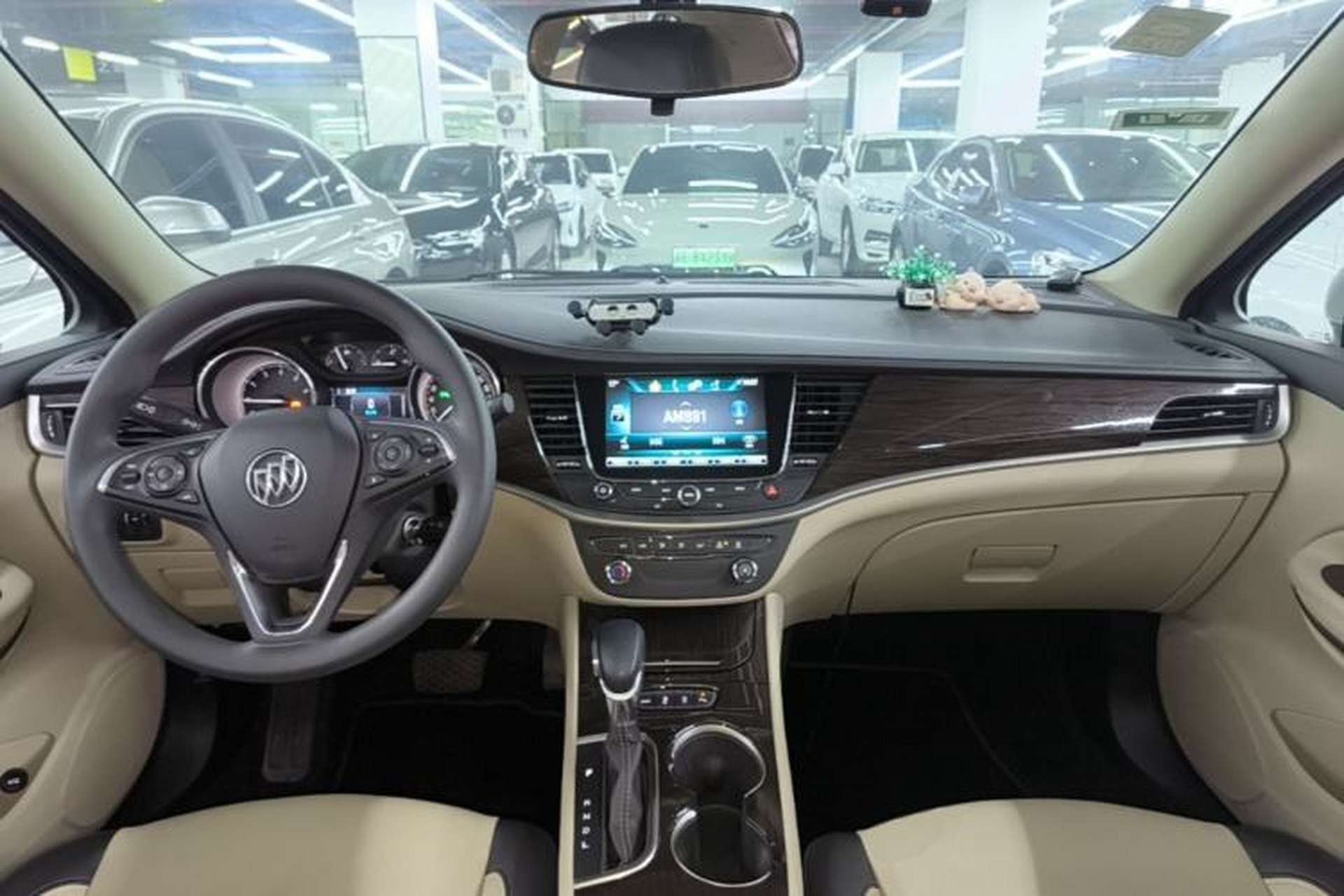 Used Buick Verano 2018 Sedan 15S Automatic Leading Model Center Console