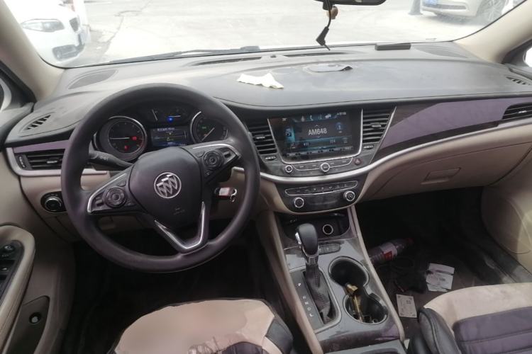Used Buick Verano 2018 Sedan 15S Automatic Leading Model Center Console