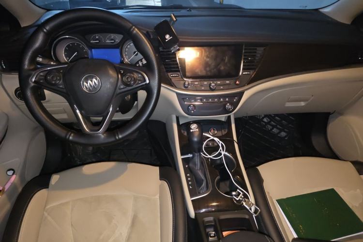 Used Buick Verano 2018 Sedan 15S Automatic Leading Model Center Console