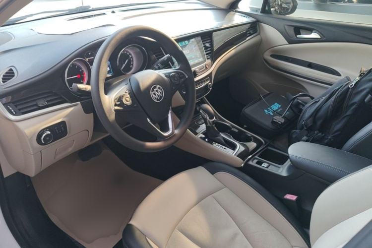 Used Buick Verano 2018 Sedan 15S Automatic Leading Model Center Console